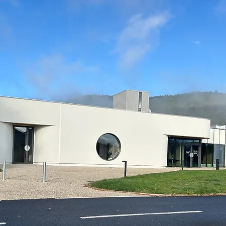 Prive Proche De La Gare Sncf