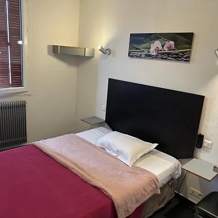 Prive Proche De La Gare Sncf *