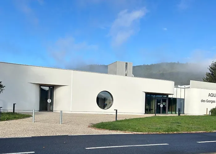 Prive Proche De La Gare Sncf